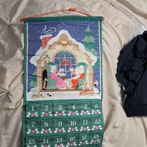 VINTAGE Avon Holiday Advent Calendar with Gr